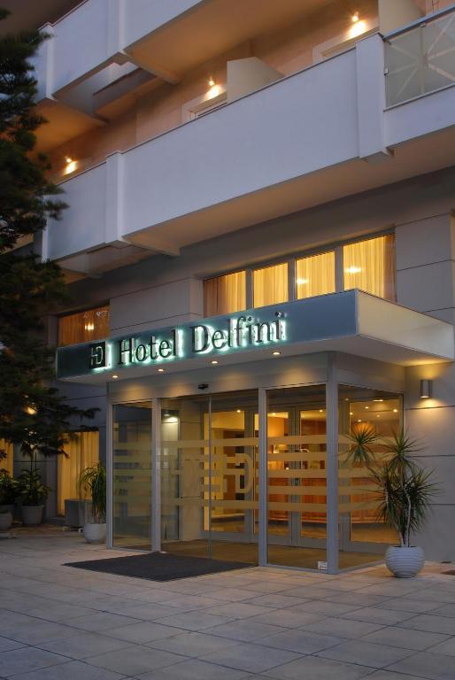 Hotel Delfini Piraeus Bagian luar foto